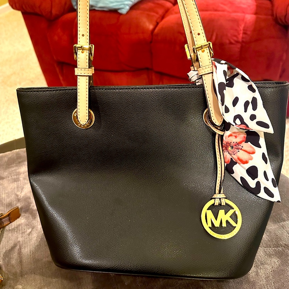 Michael Kors tote bag black and gold
